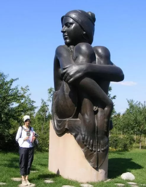 Under The Sun • Changchun/China • Bronze • 8 m